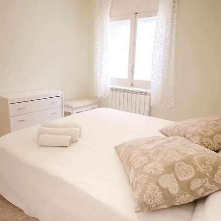 Apartamento Acogedor En アパート ジローナ