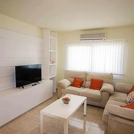 Apartamento Acogedor En * ジローナ